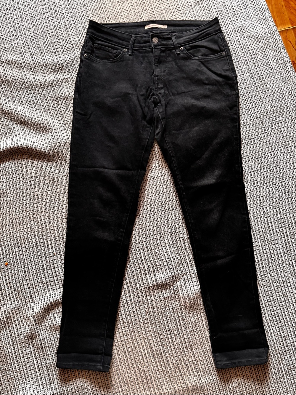 811 Levi’s Black Slim Jeans